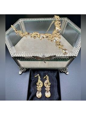 Radiant Gold Teardrop Necklace Earring Jewelry Set Zircon NIB